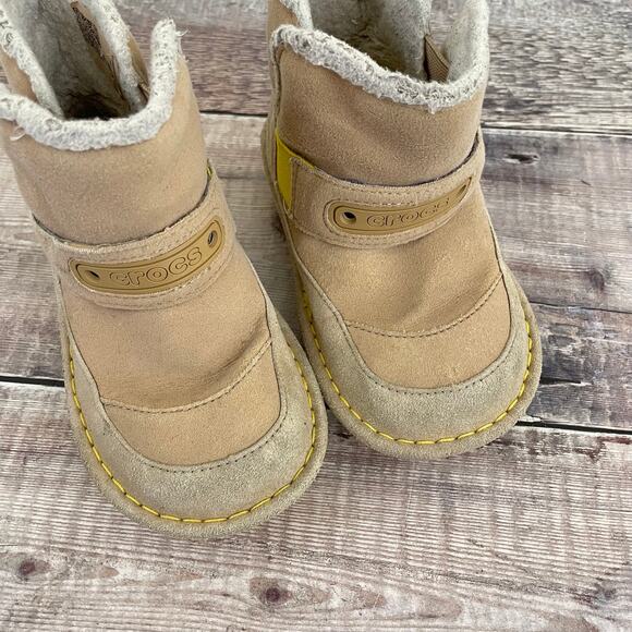 Crocs Faux Fur Boots Childrens Size 9 Sherpa Lined Snow Warm READ CONDITION - Picture 10 of 15